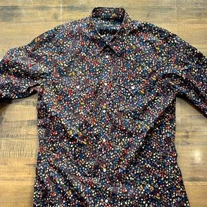 "DSquared2 floral button-down size 52 upscale elegance meets vibrant style.